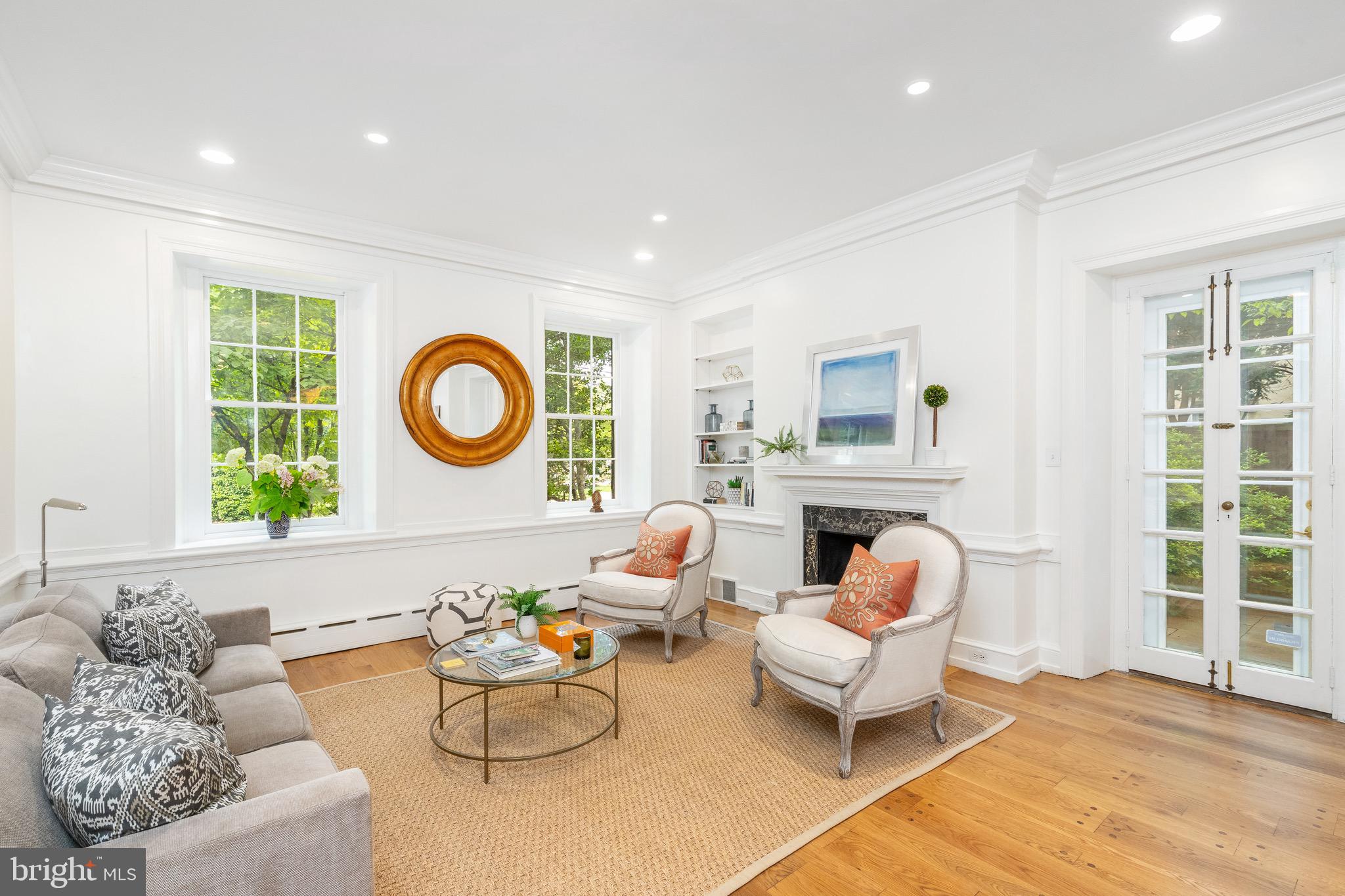 CHESTNUT HILL - Residential