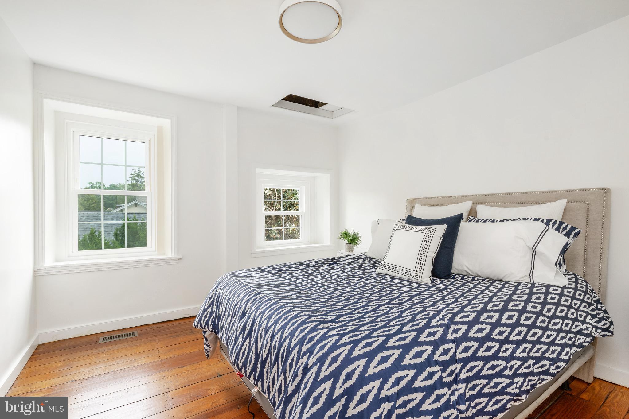 CHESTNUT HILL - Residential