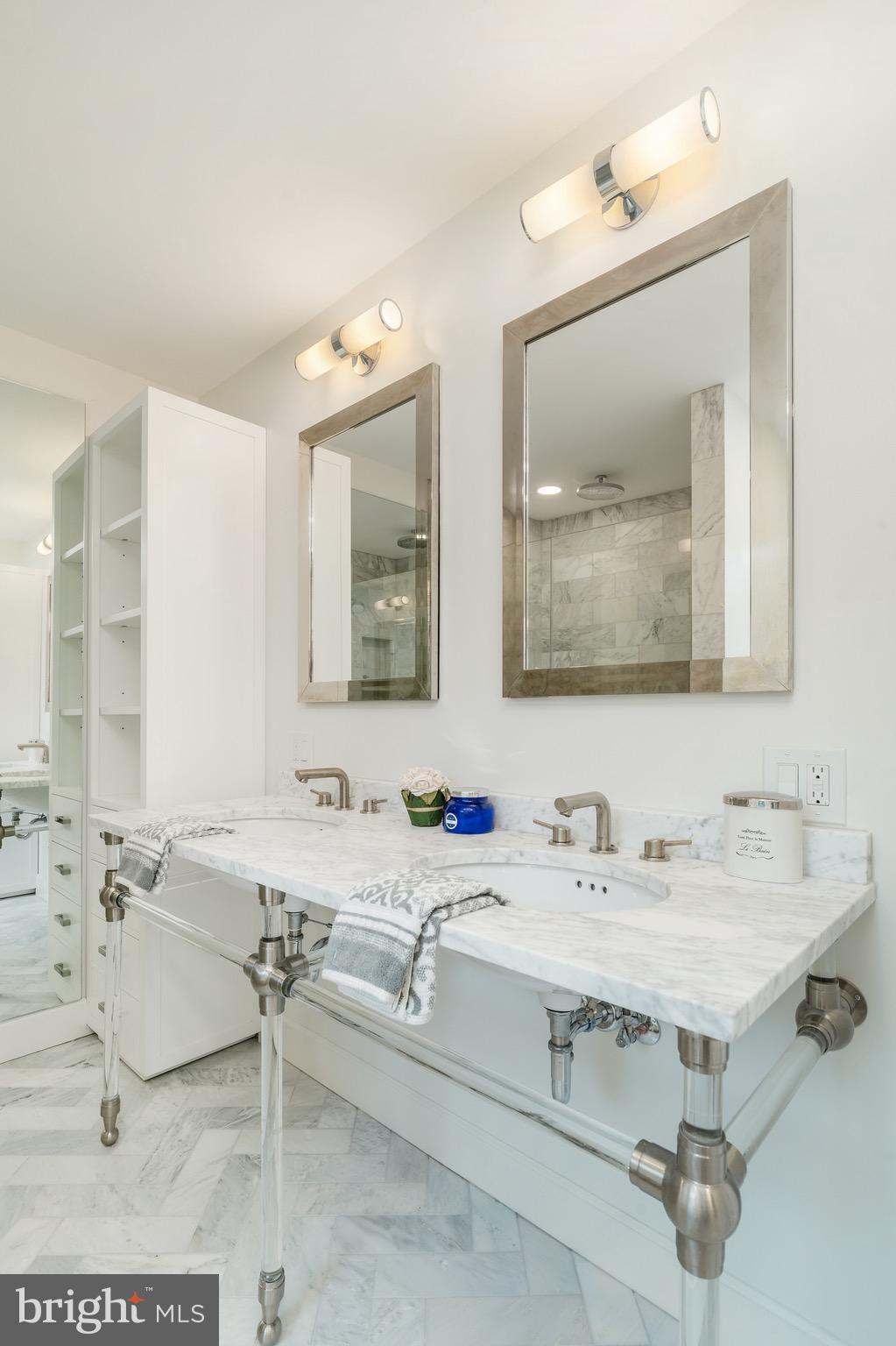 CHESTNUT HILL - Residential