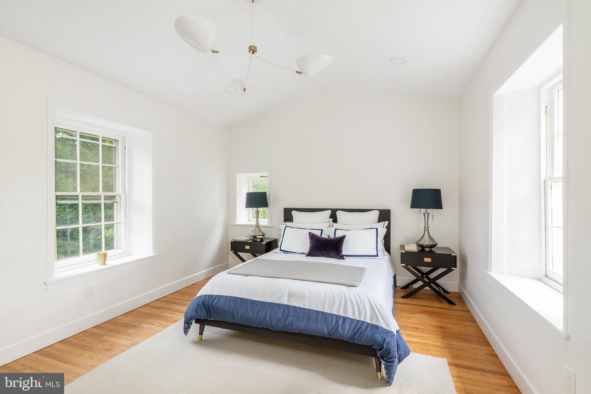 CHESTNUT HILL - Residential