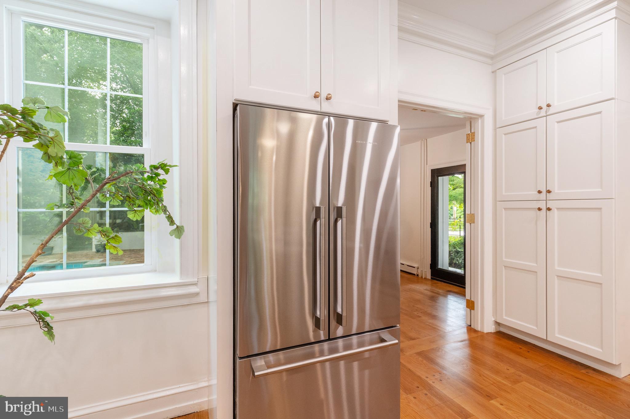 CHESTNUT HILL - Residential