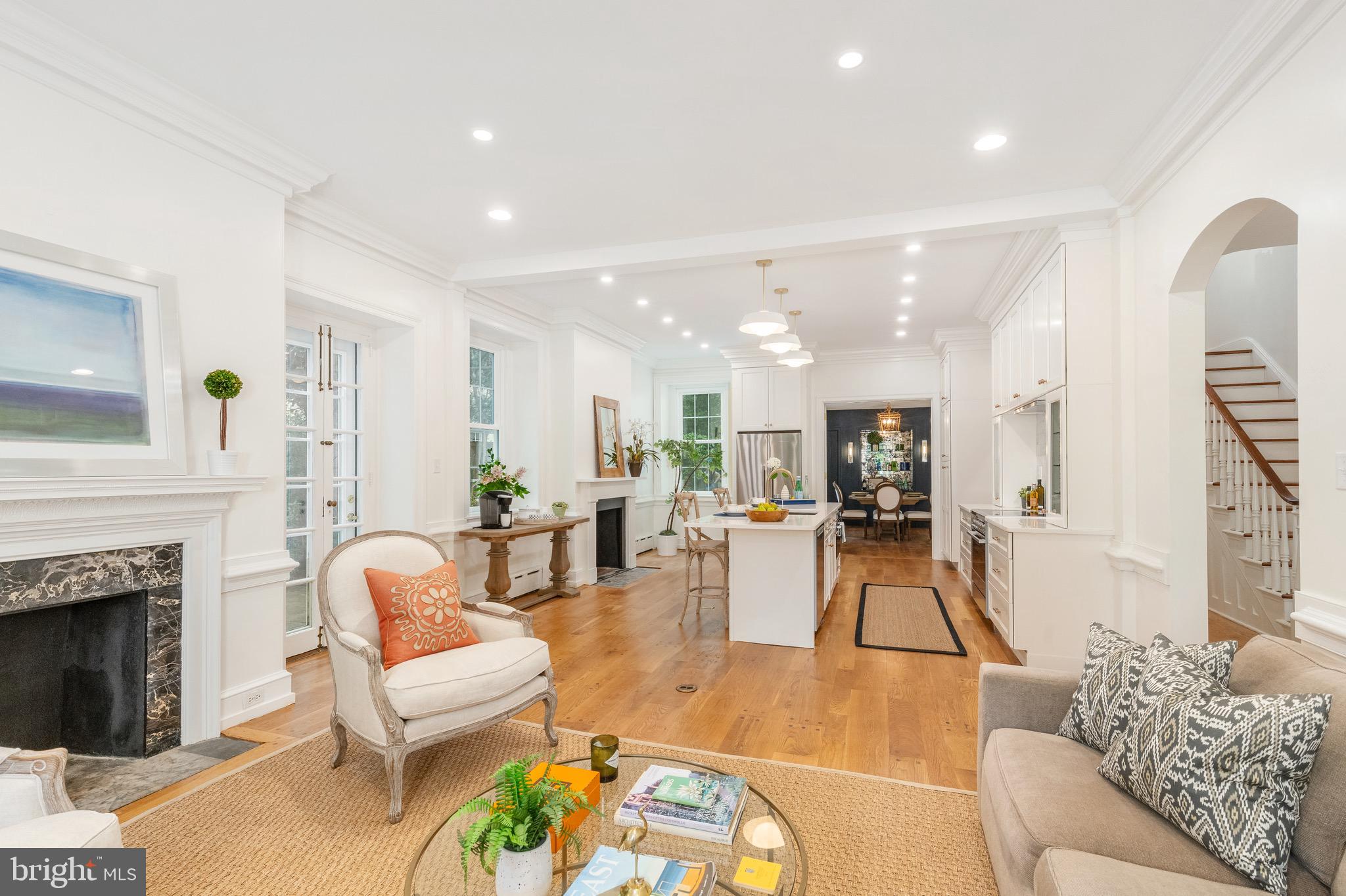 CHESTNUT HILL - Residential