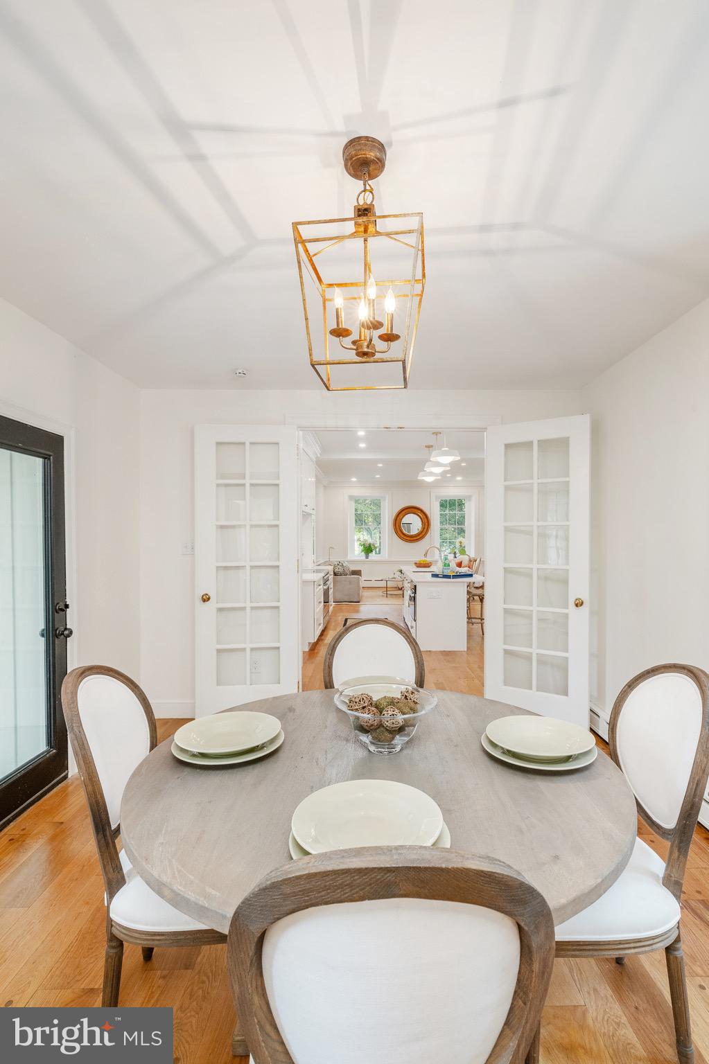 CHESTNUT HILL - Residential