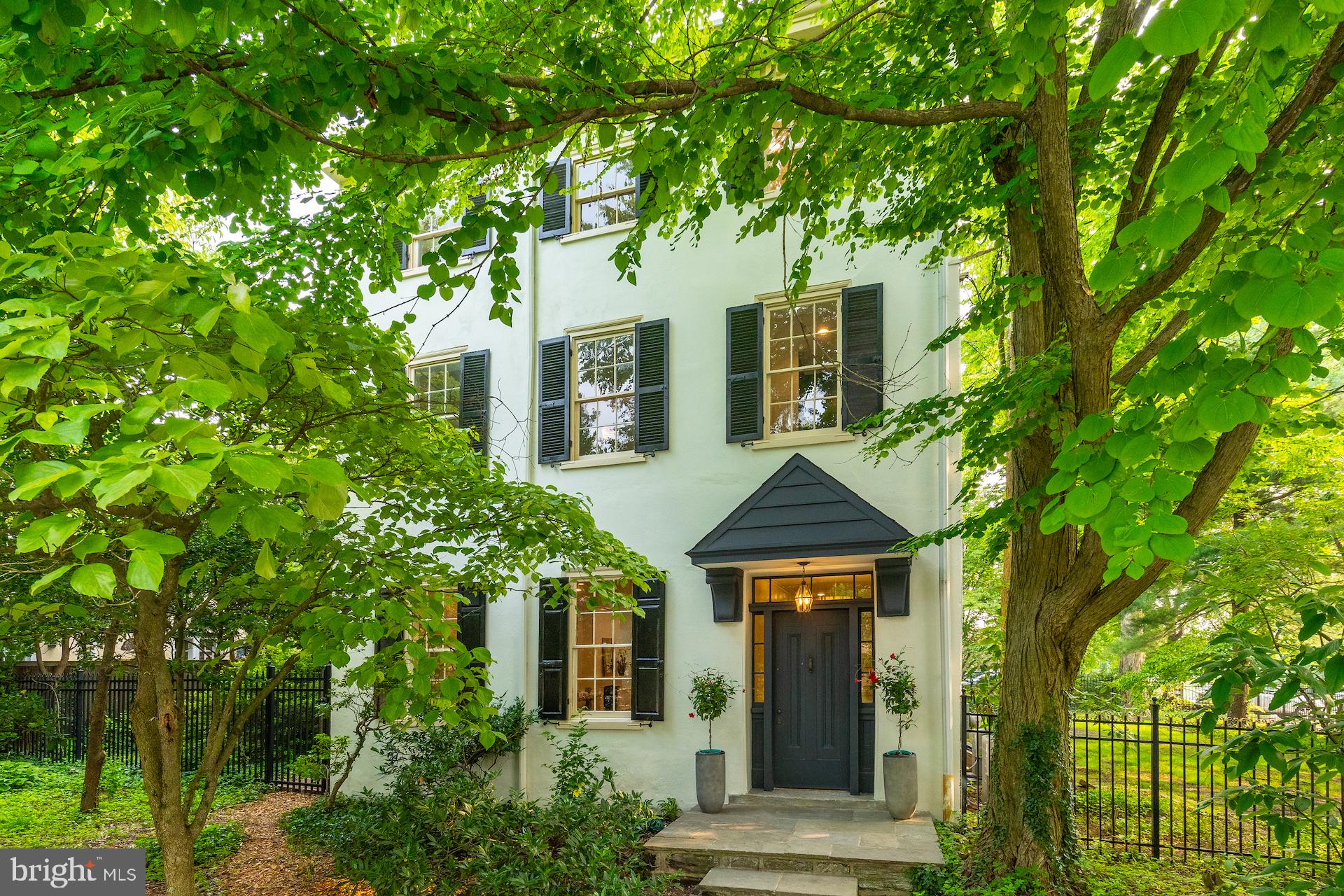 CHESTNUT HILL - Residential