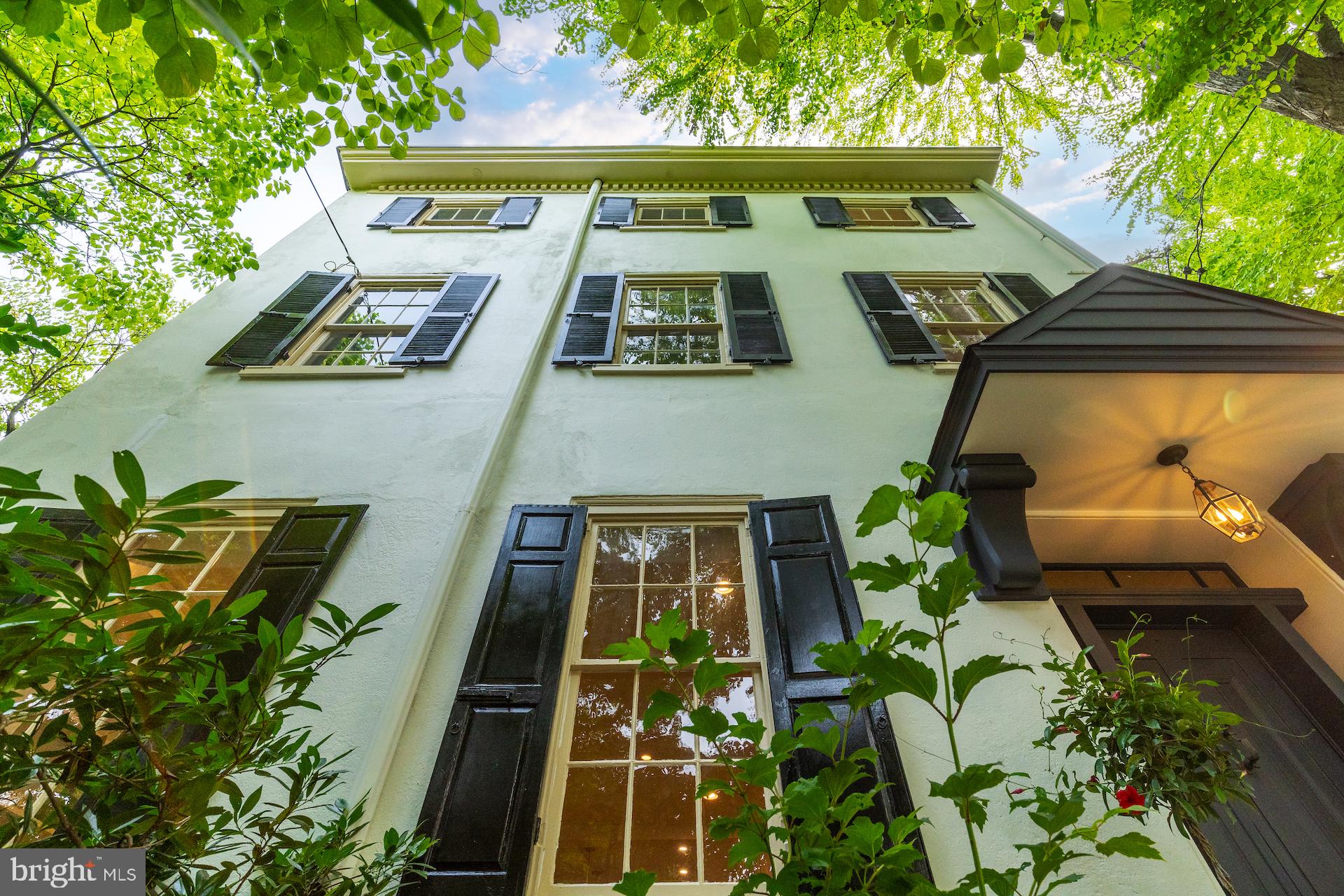 CHESTNUT HILL - Residential