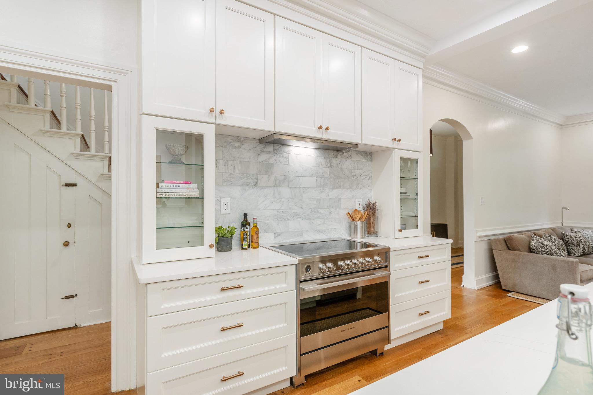 CHESTNUT HILL - Residential