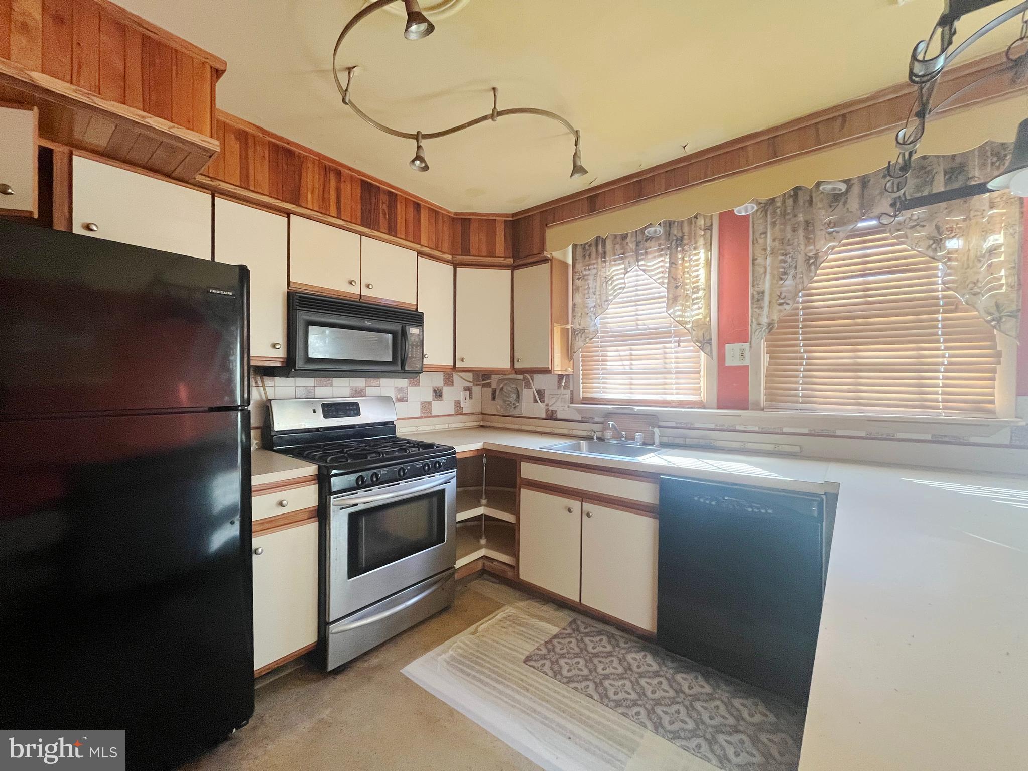 NON AVAILABLE - Residential