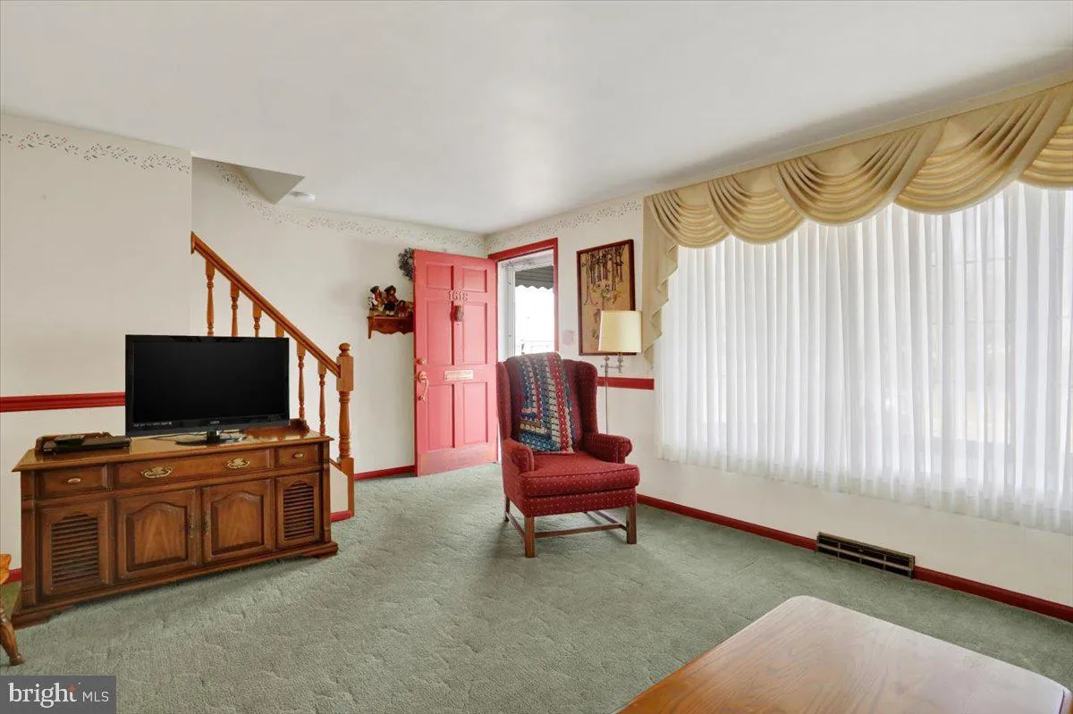 Reading, Pennsylvania 19605, United States, 3 Bedrooms Bedrooms, ,2 BathroomsBathrooms,Residential,Pending,93281