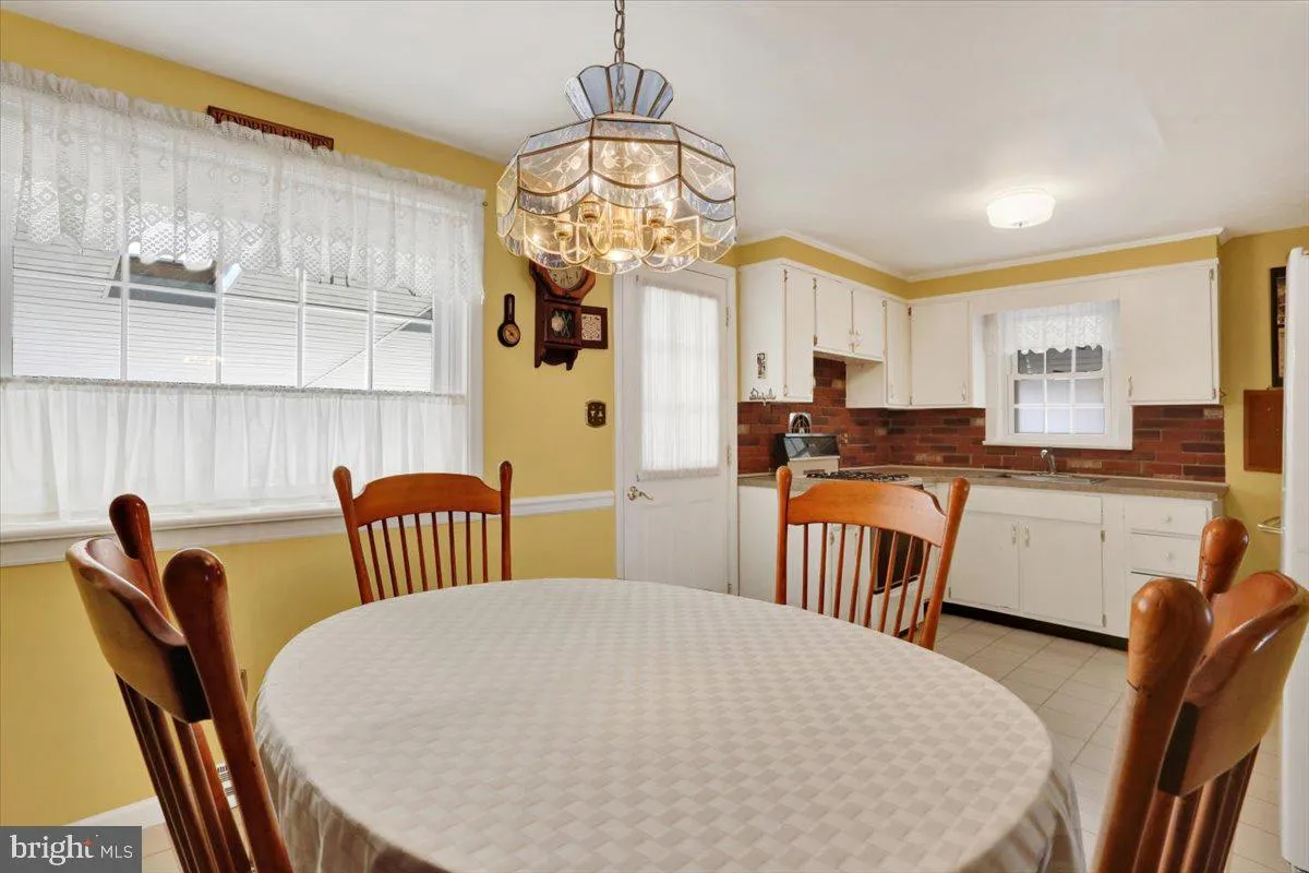 Reading, Pennsylvania 19605, United States, 3 Bedrooms Bedrooms, ,2 BathroomsBathrooms,Residential,Pending,93281