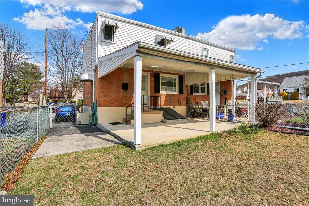 Reading, Pennsylvania 19605, United States, 3 Bedrooms Bedrooms, ,2 BathroomsBathrooms,Residential,Pending,93281