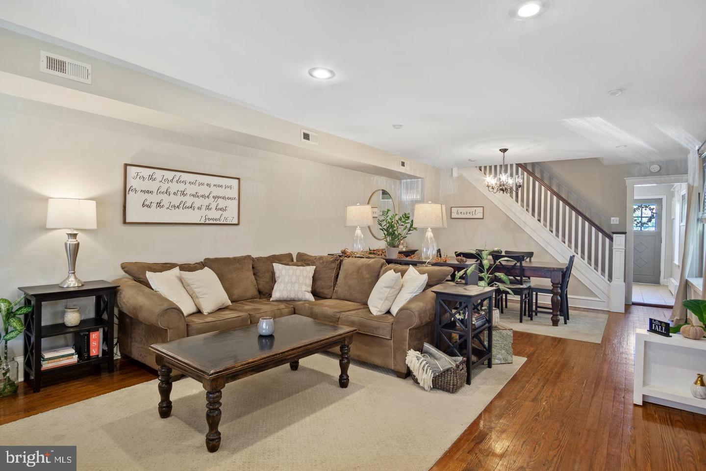 ROXBOROUGH - Residential