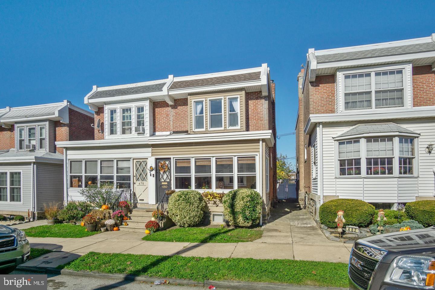 ROXBOROUGH - Residential