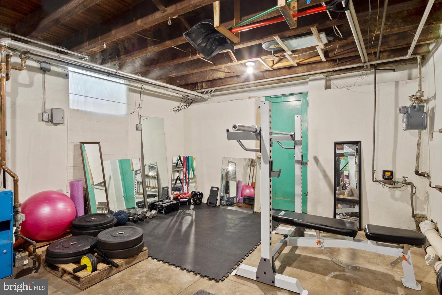 ROXBOROUGH - Residential