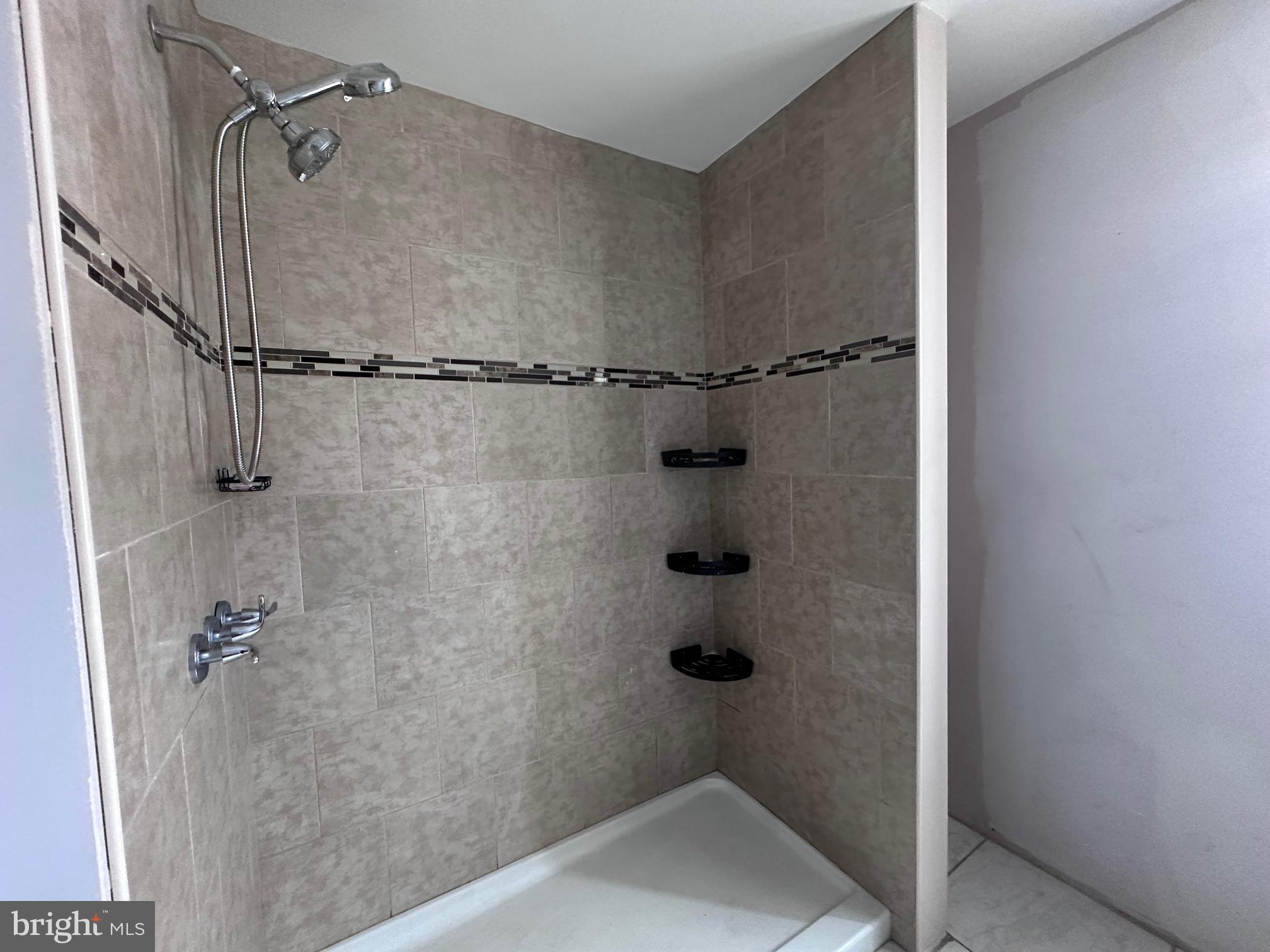 DOWNTOWN LANCASTER - Commercial Lease