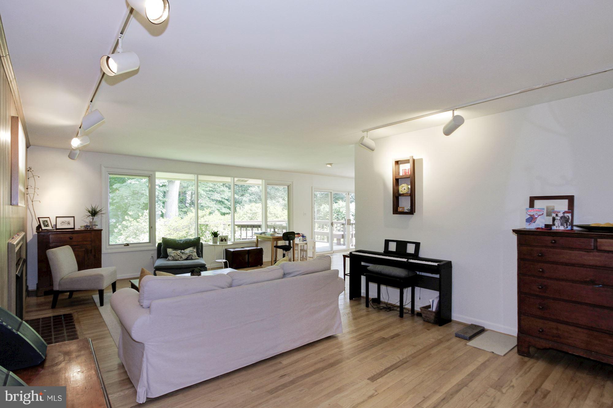 SOMERSET HEIGHTS - Residential Lease