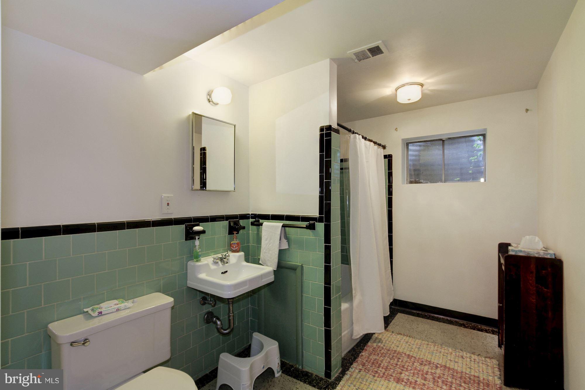 SOMERSET HEIGHTS - Residential Lease