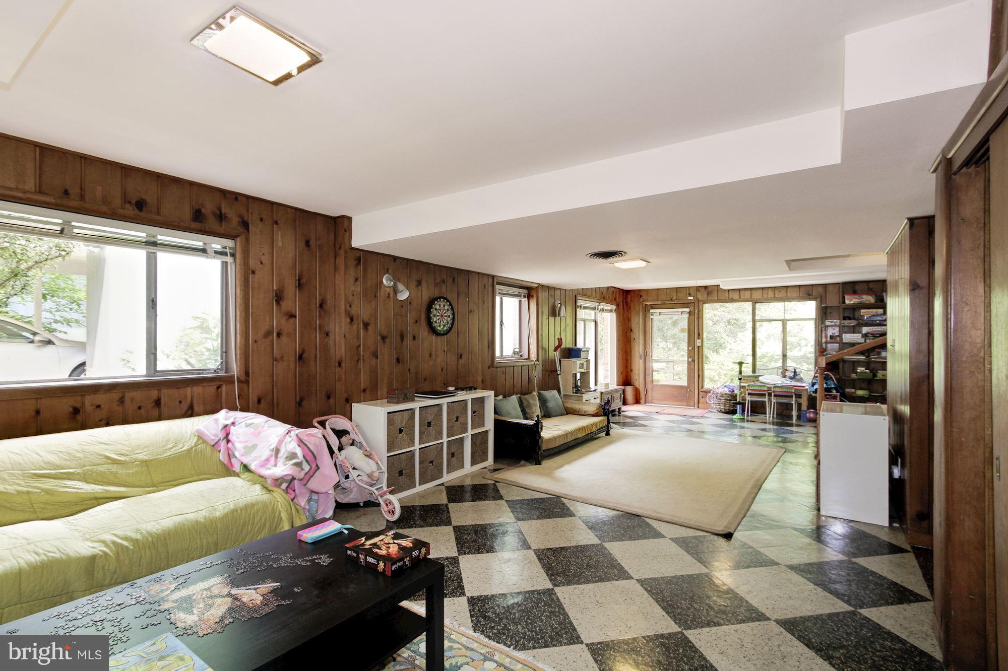 SOMERSET HEIGHTS - Residential Lease