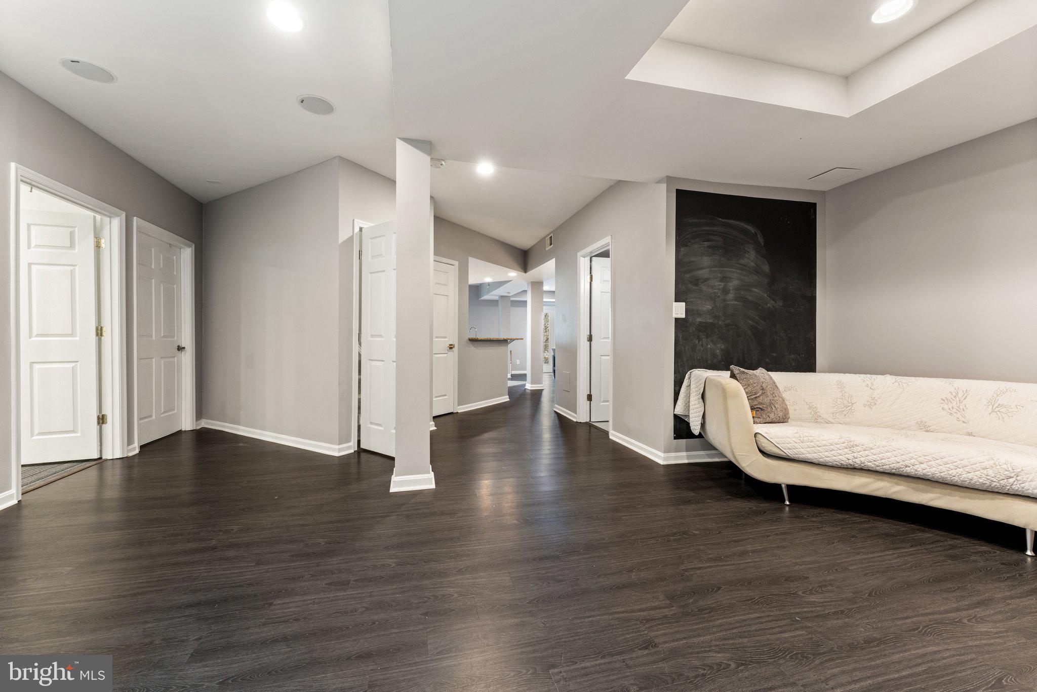 WILLIAMS HILL - Residential