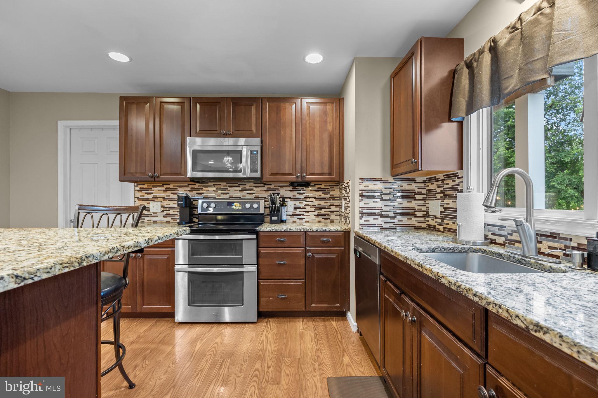 MAKEFIELD RIDGE - Residential