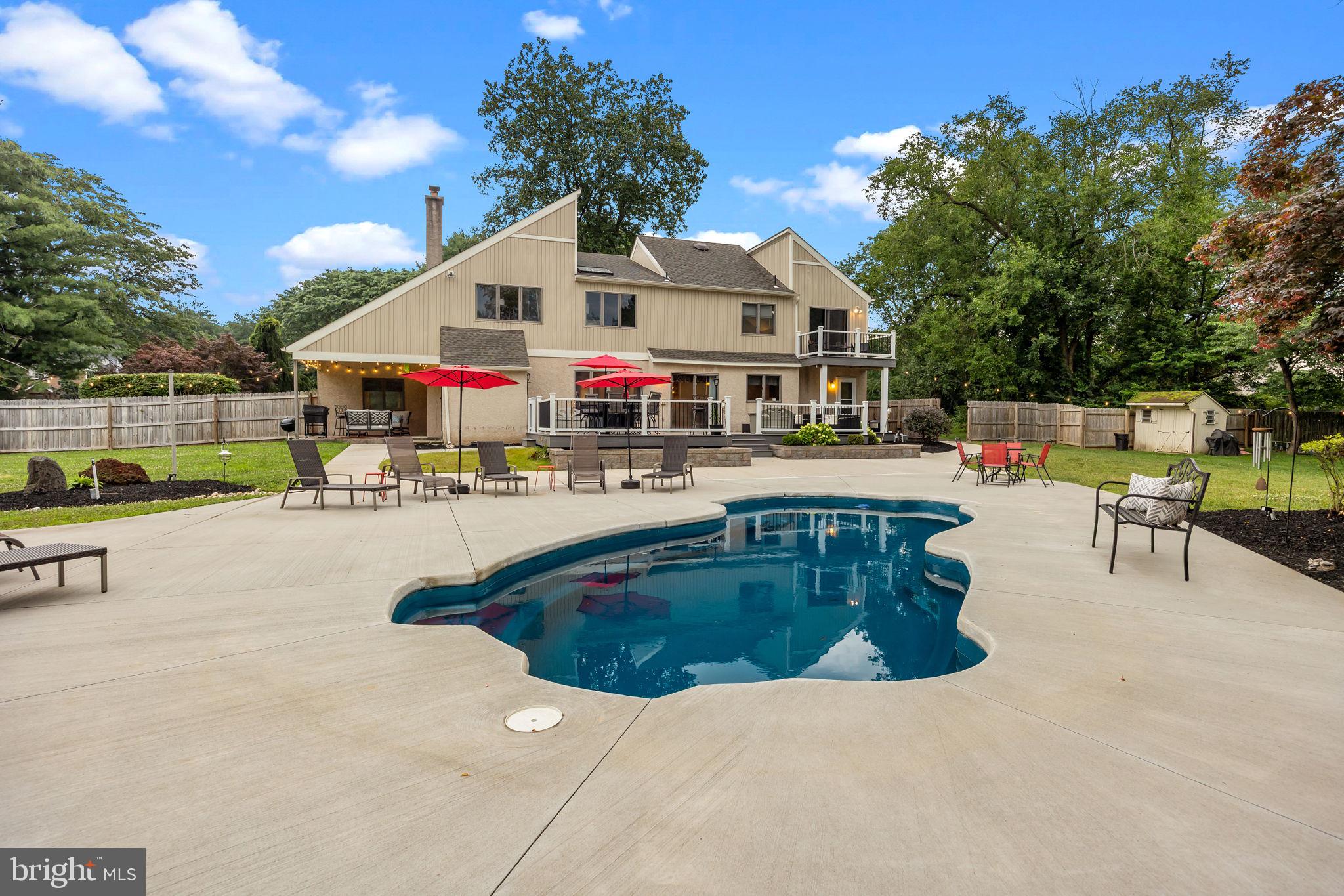 MAKEFIELD RIDGE - Residential