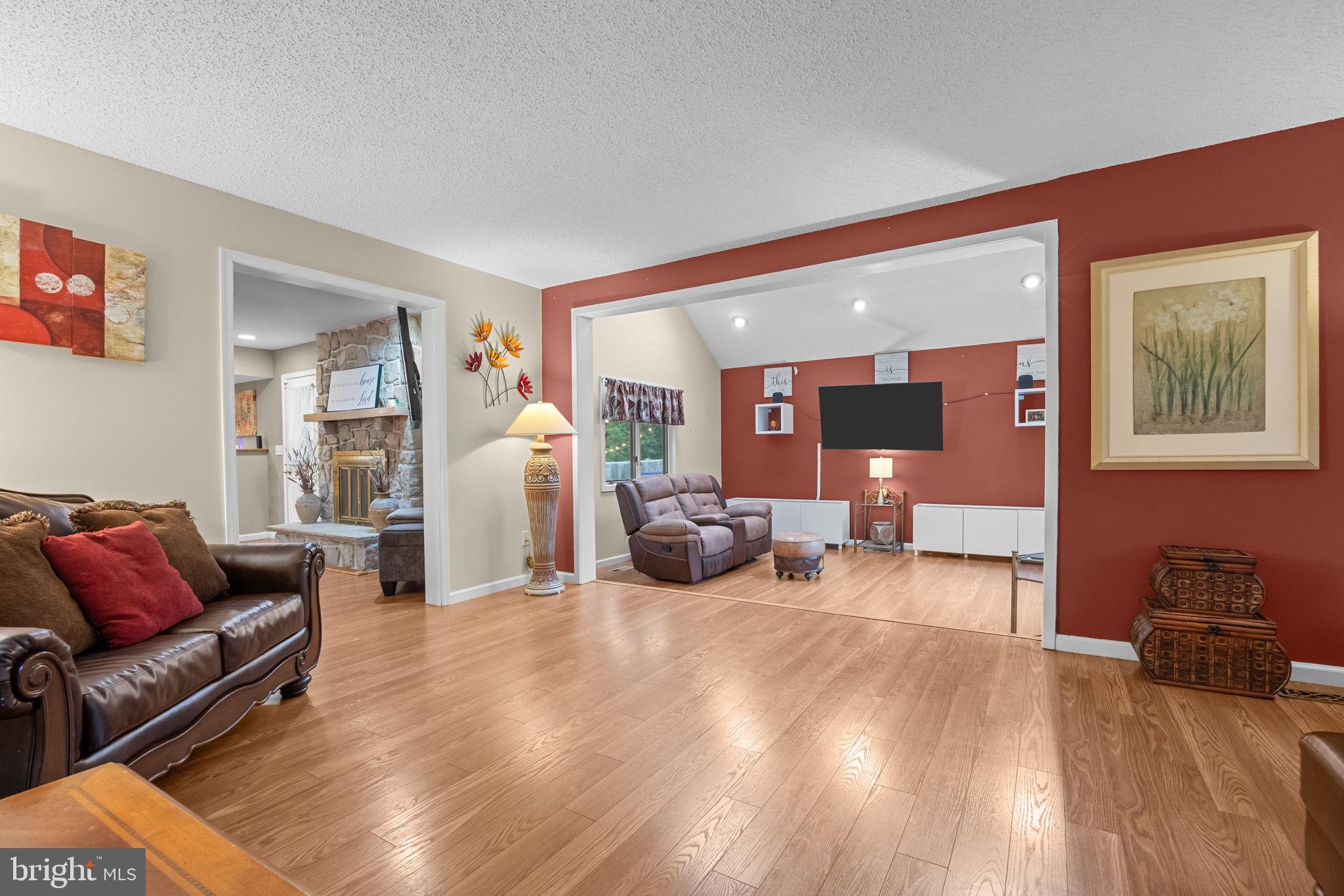 MAKEFIELD RIDGE - Residential