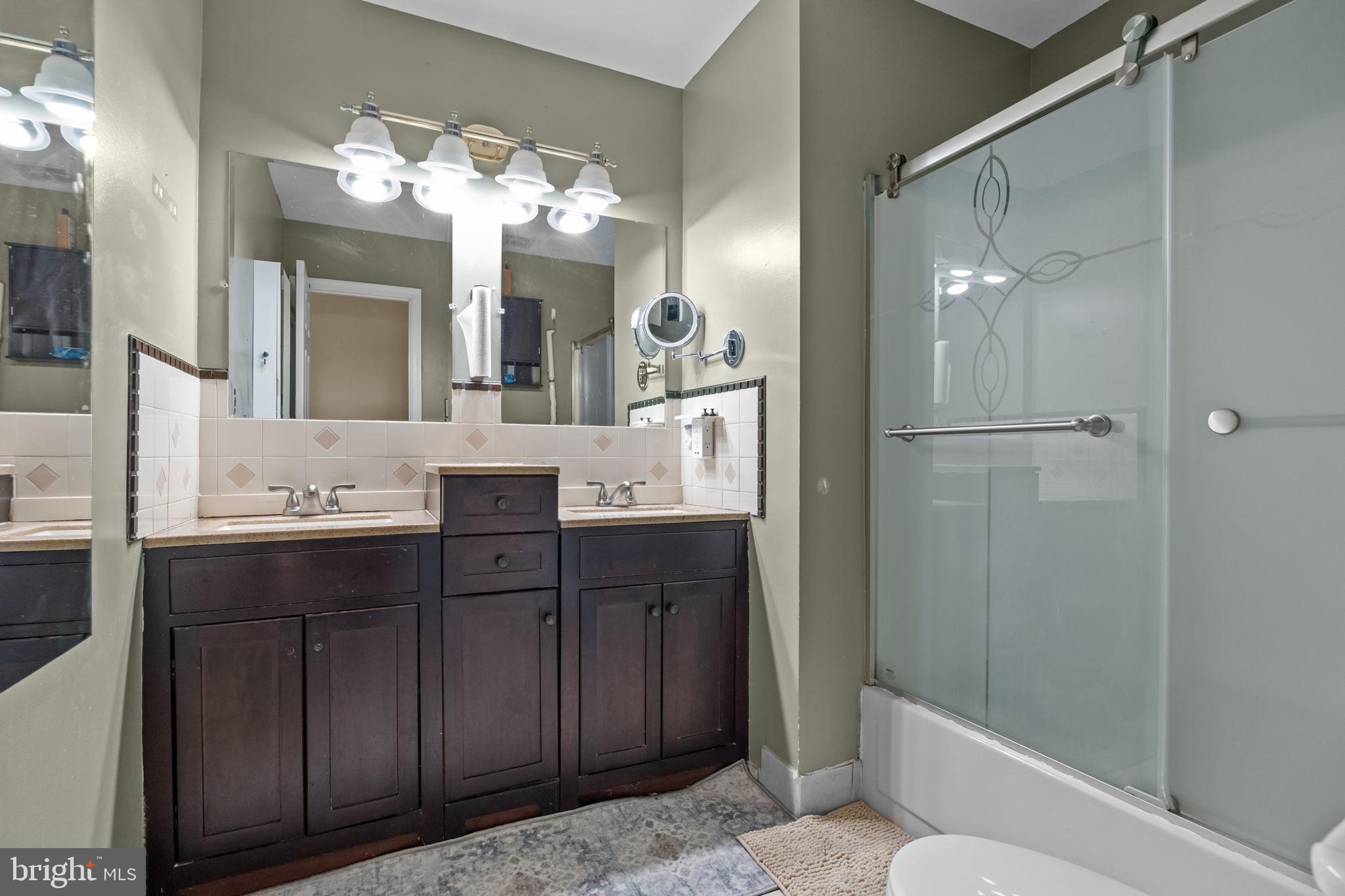 MAKEFIELD RIDGE - Residential