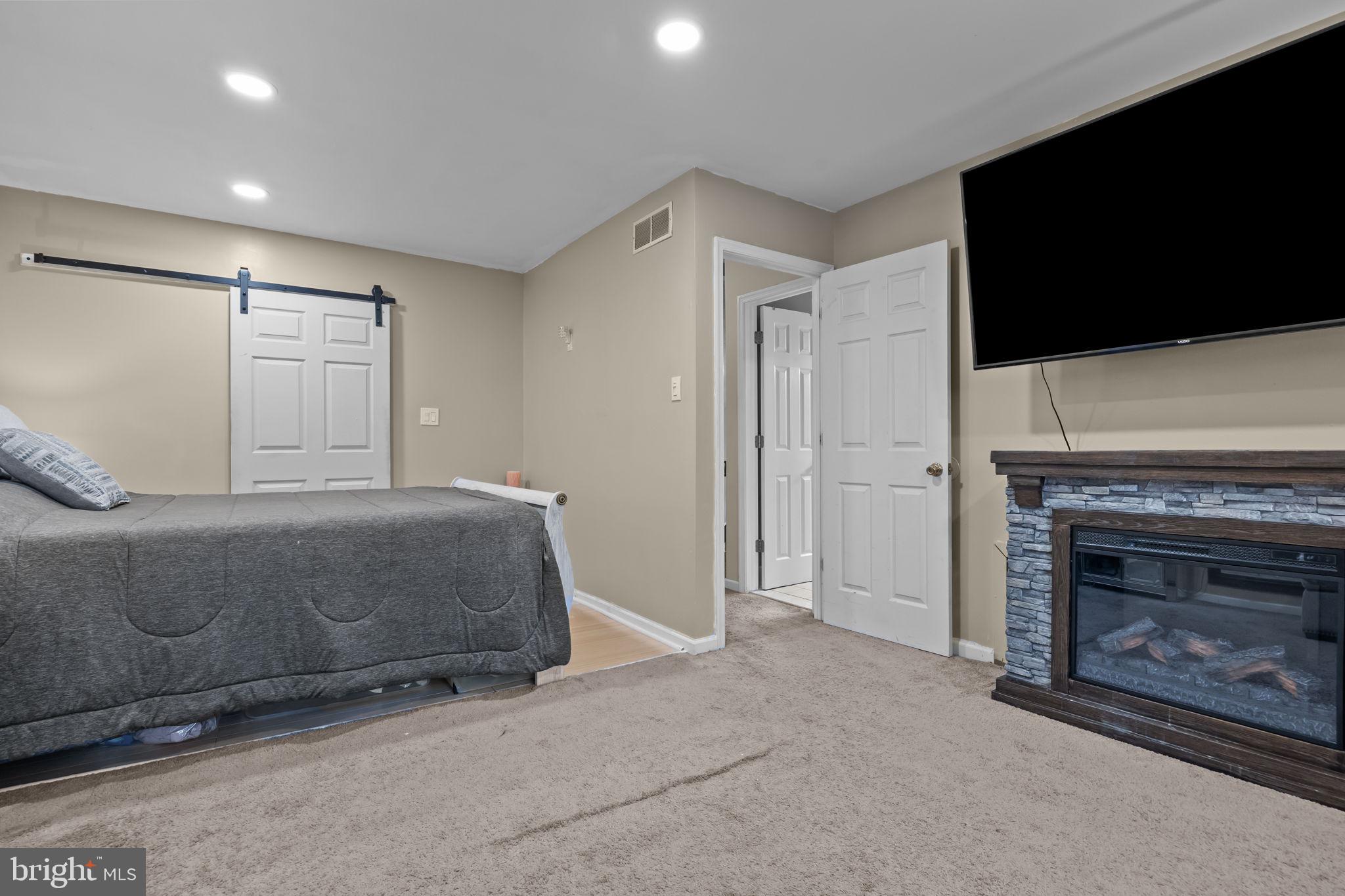 MAKEFIELD RIDGE - Residential