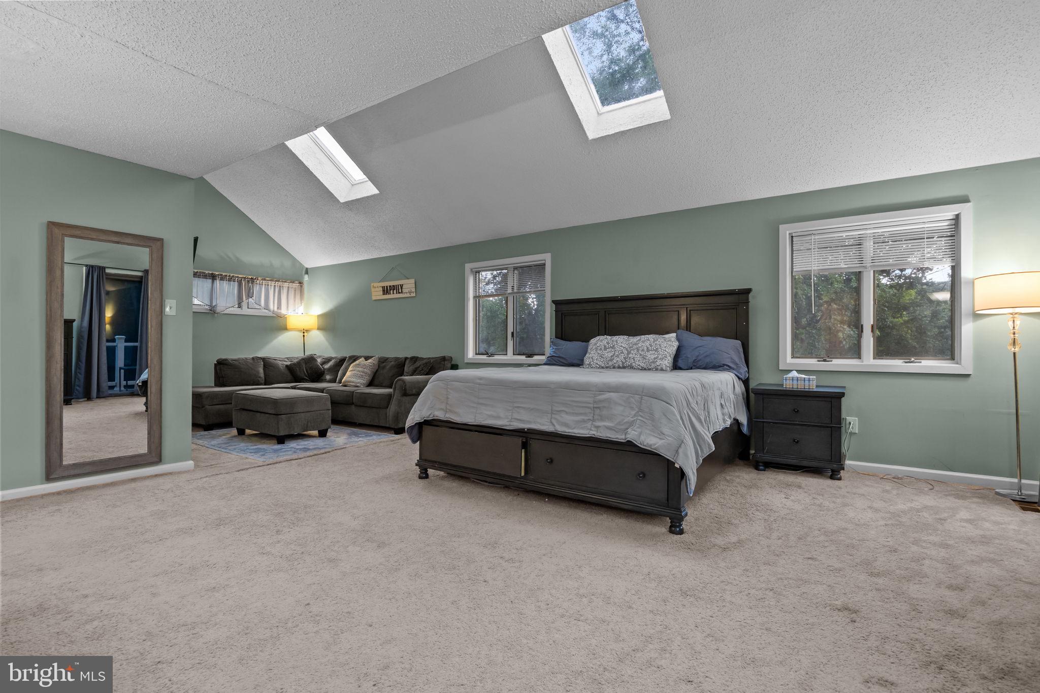 MAKEFIELD RIDGE - Residential