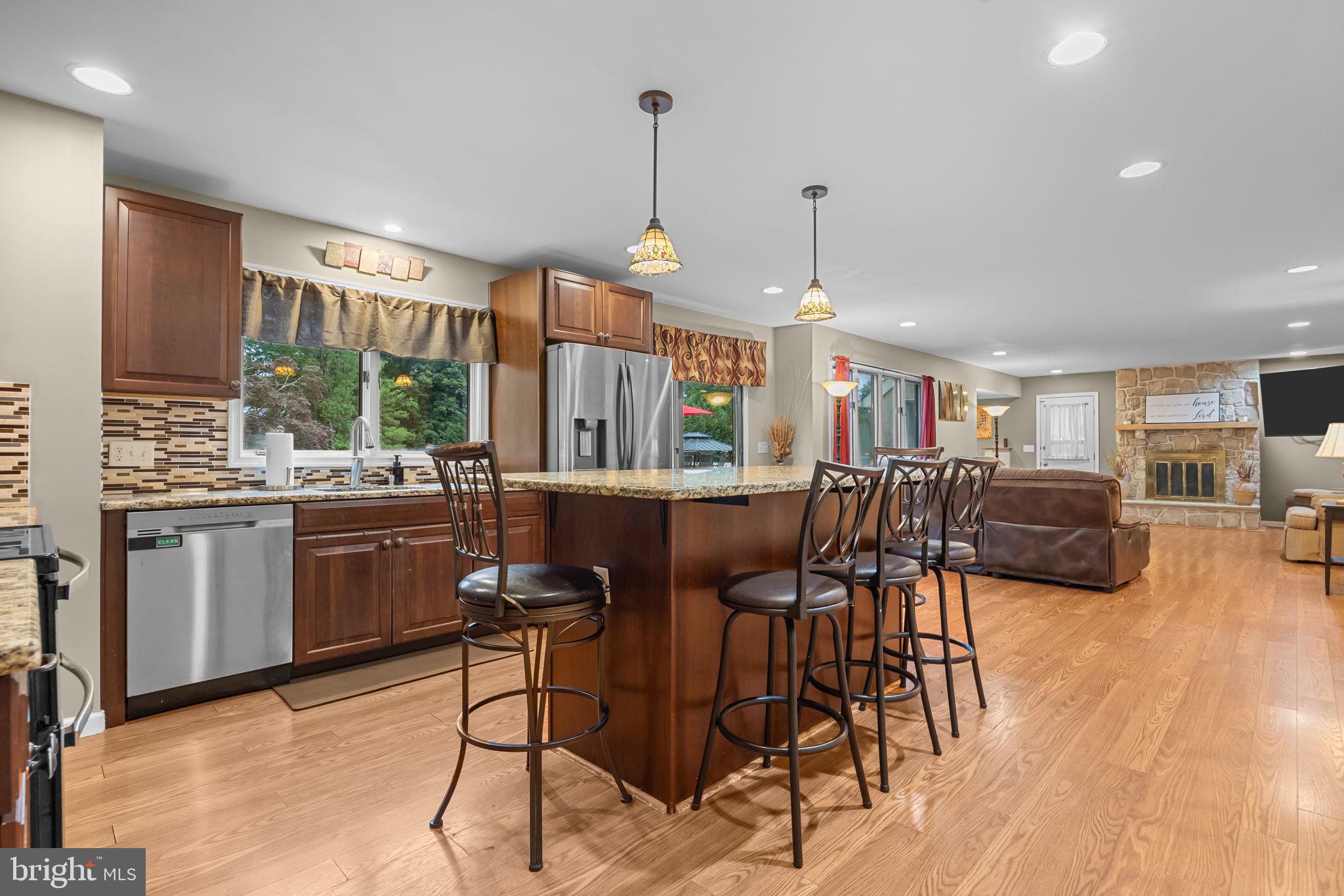 MAKEFIELD RIDGE - Residential