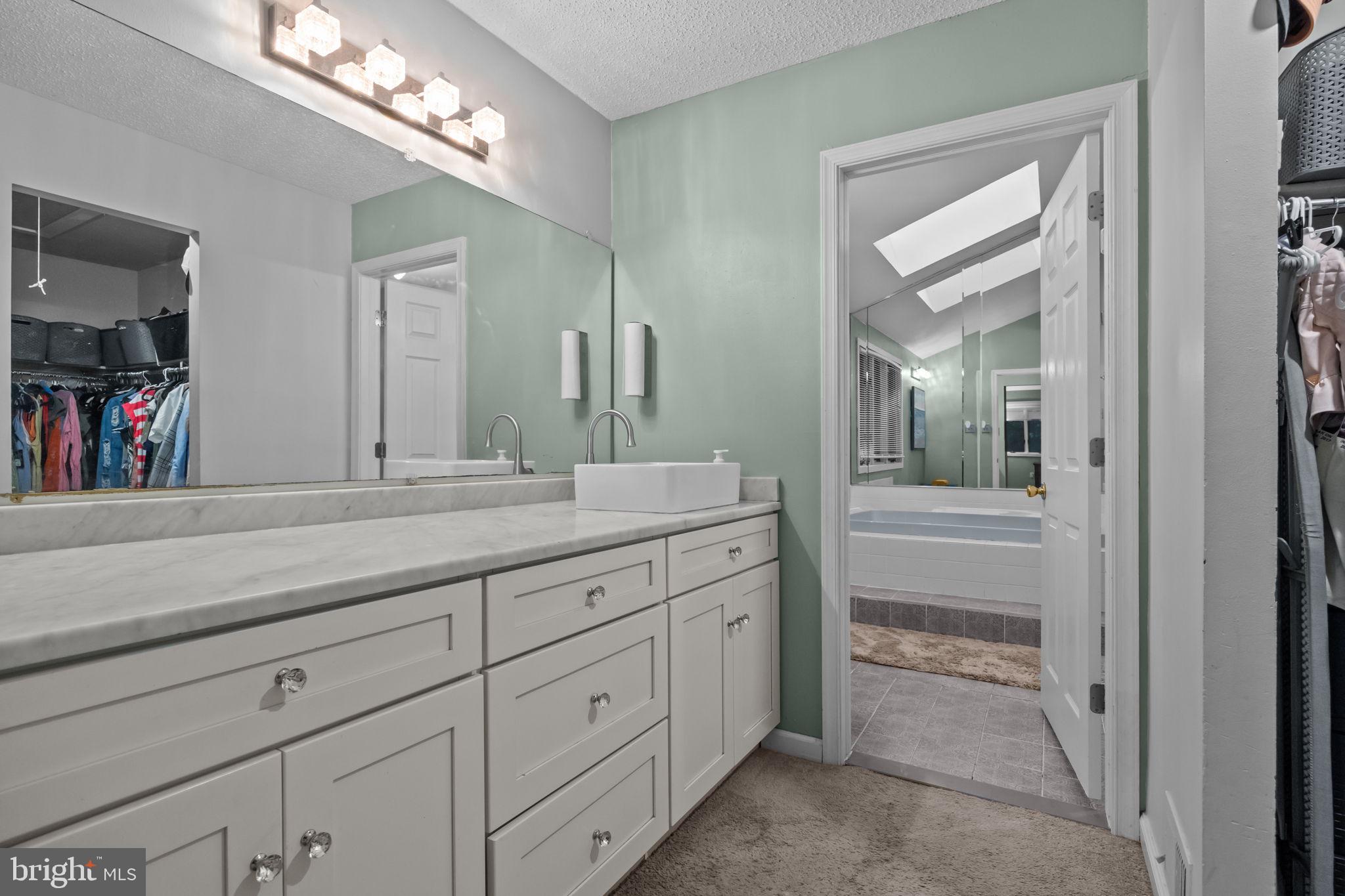 MAKEFIELD RIDGE - Residential