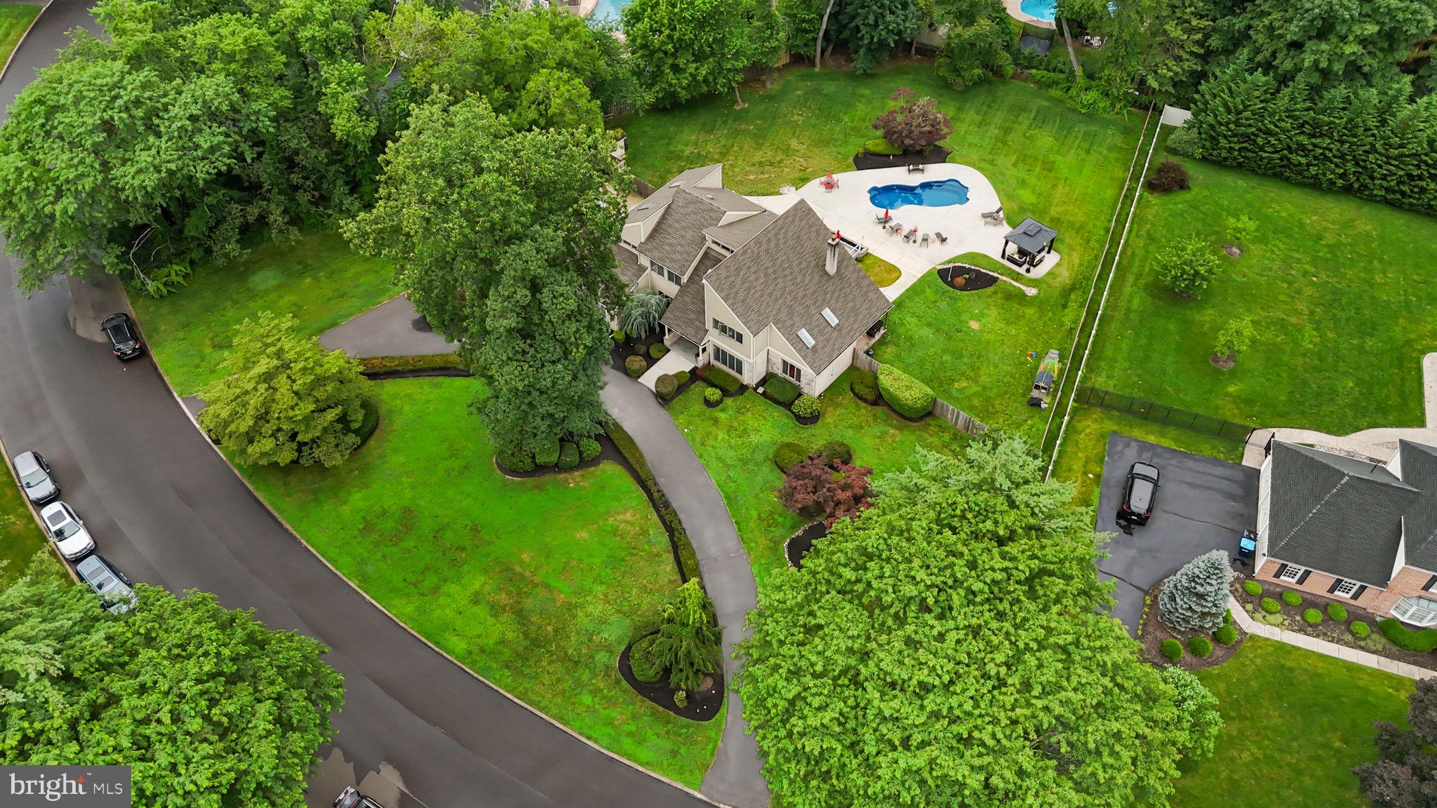 963 HUNT DRIVE