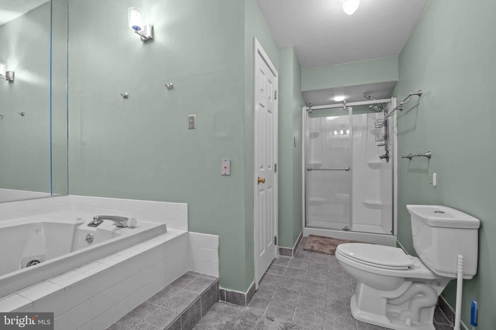 MAKEFIELD RIDGE - Residential