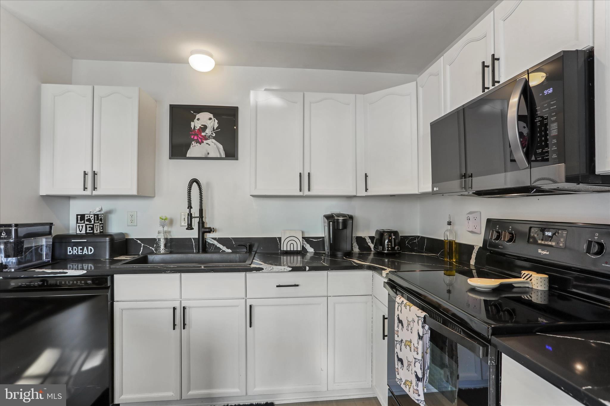 LAUREL RIDGE - Residential