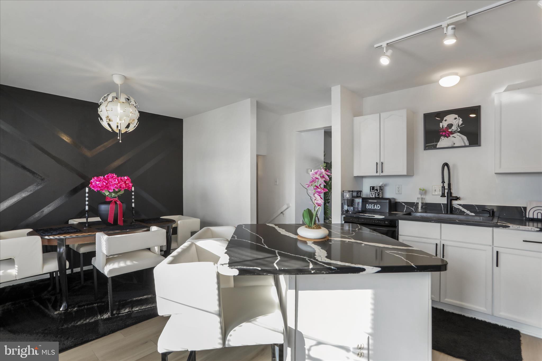 LAUREL RIDGE - Residential