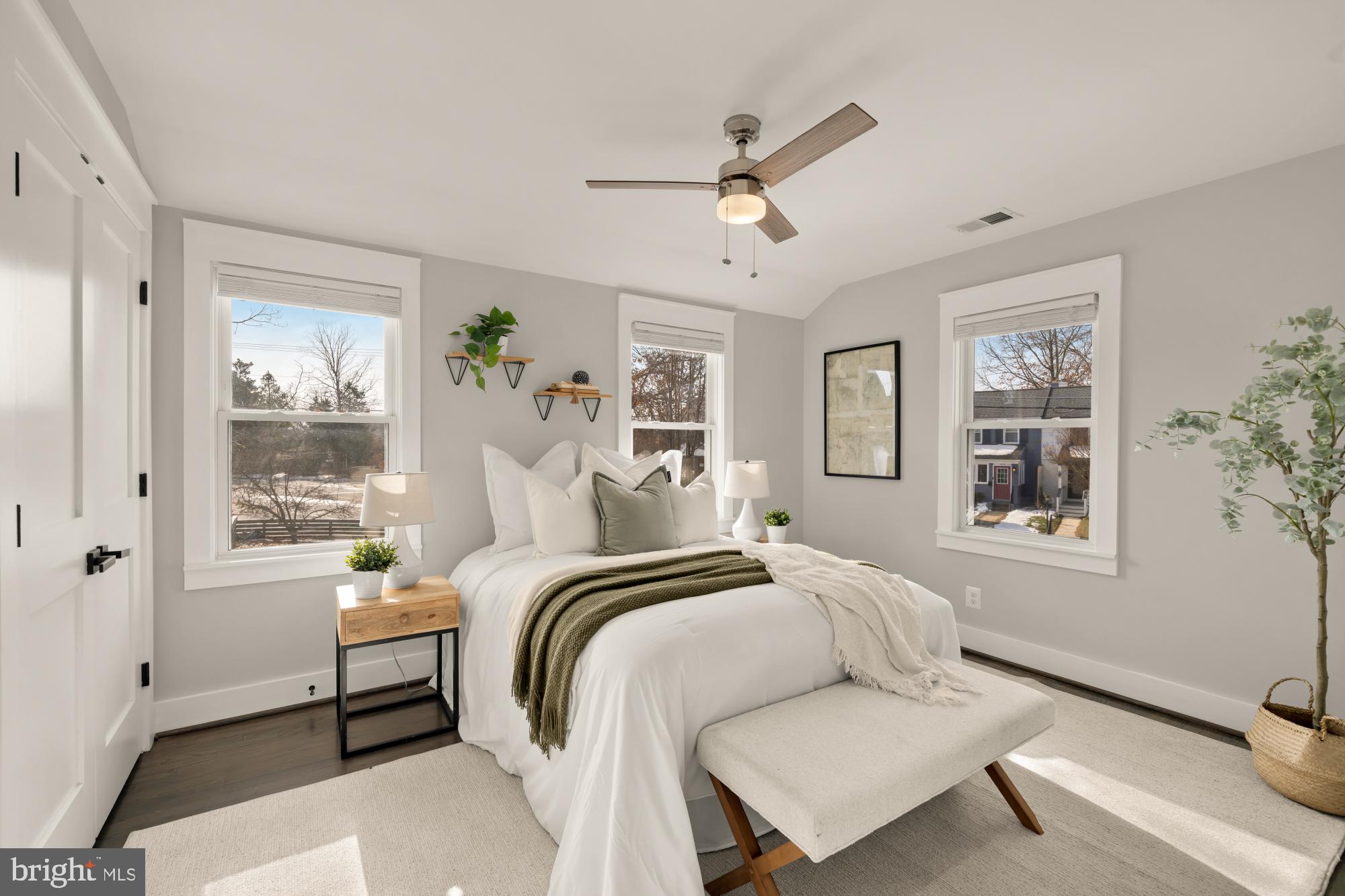 JEFFERSON MANOR - Residential