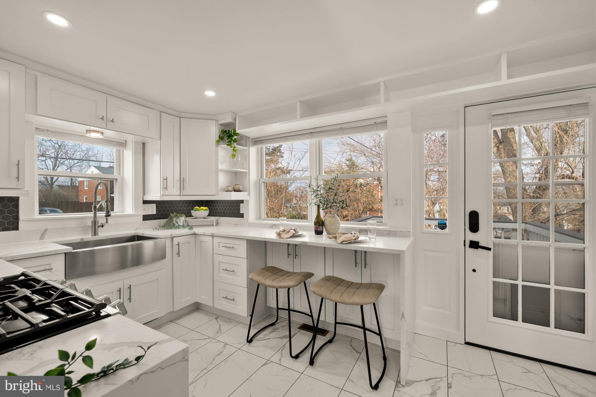 JEFFERSON MANOR - Residential