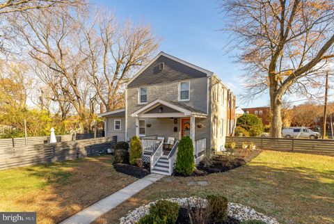 2712 FORT DRIVE ALEXANDRIA VA 22303