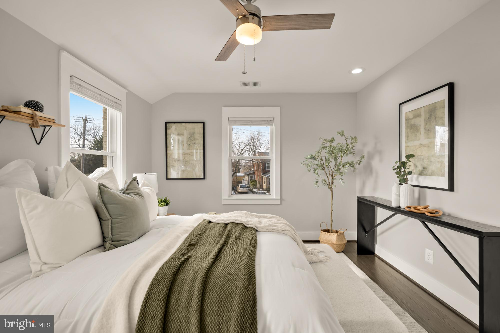 JEFFERSON MANOR - Residential