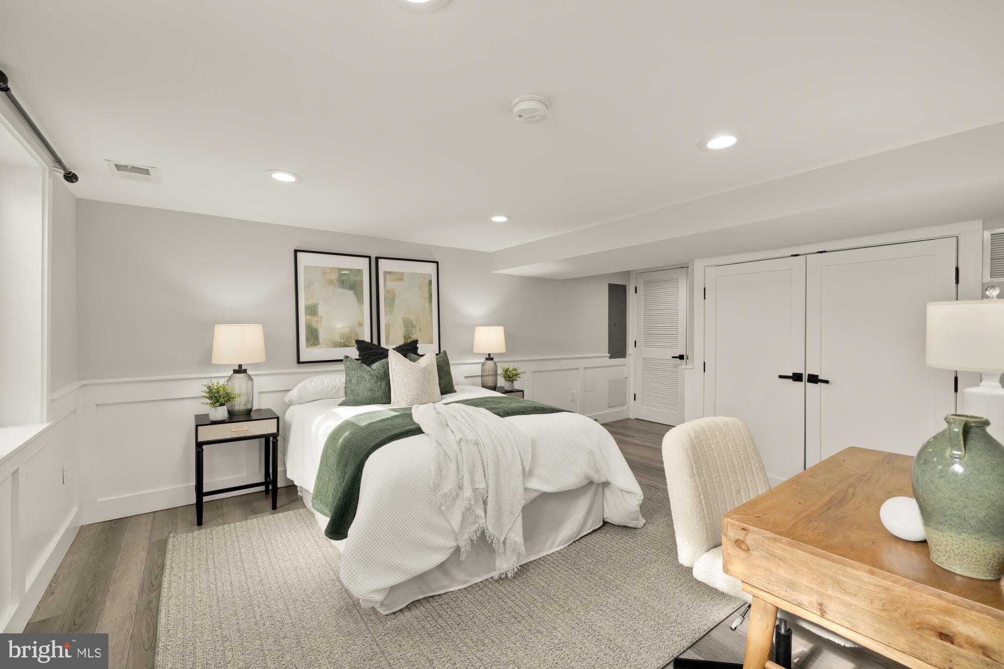 JEFFERSON MANOR - Residential