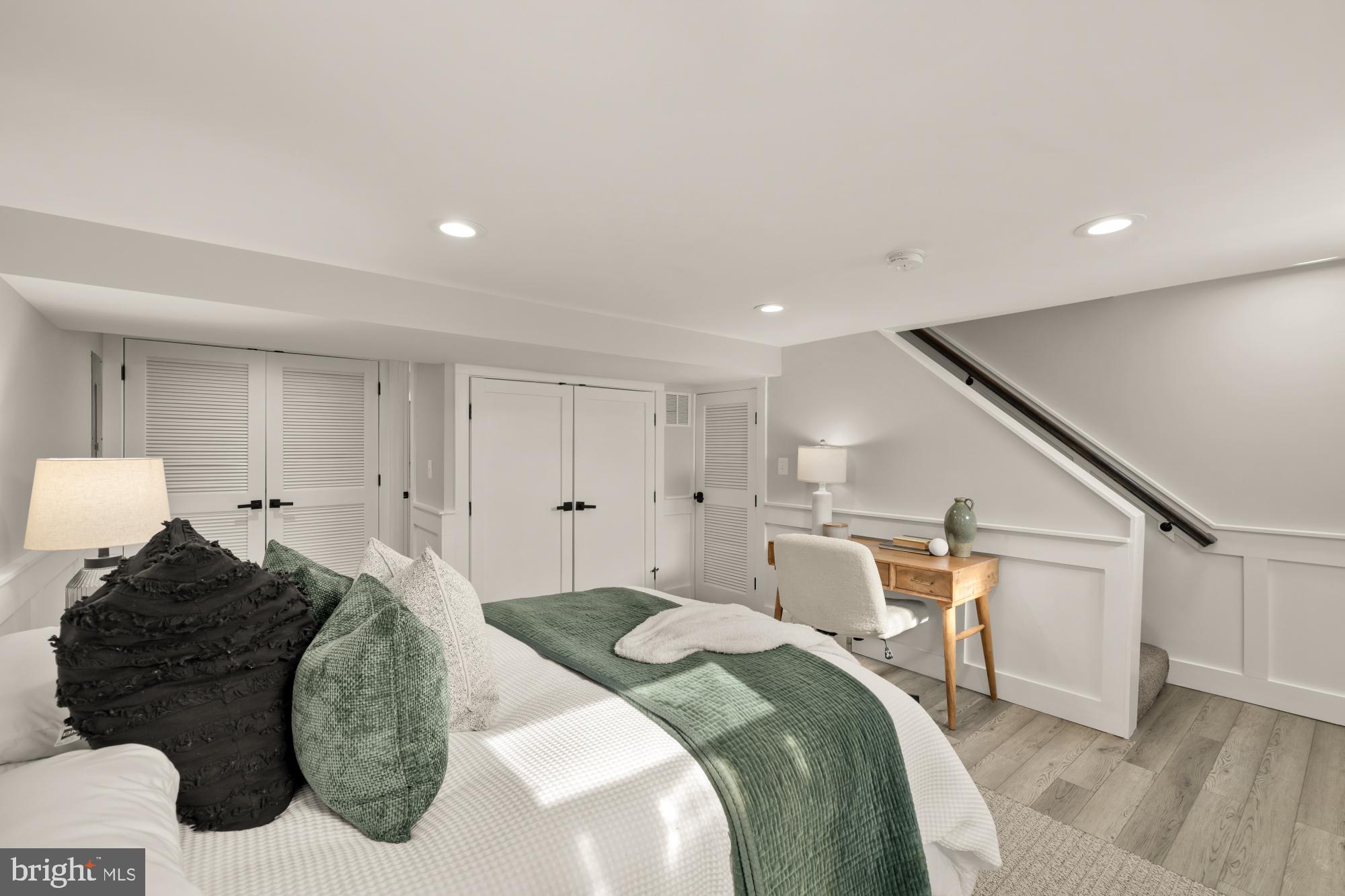 JEFFERSON MANOR - Residential