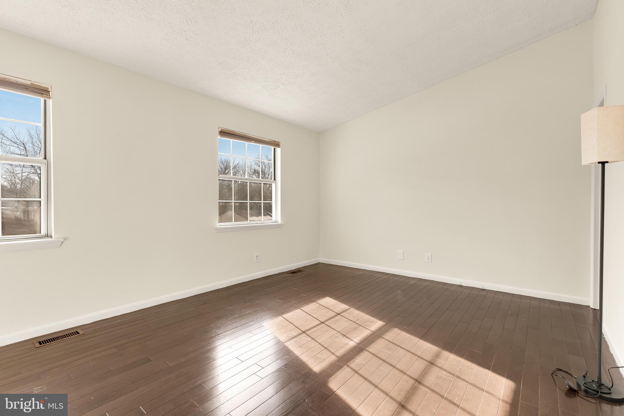 CENTRAL HILLS - Residential