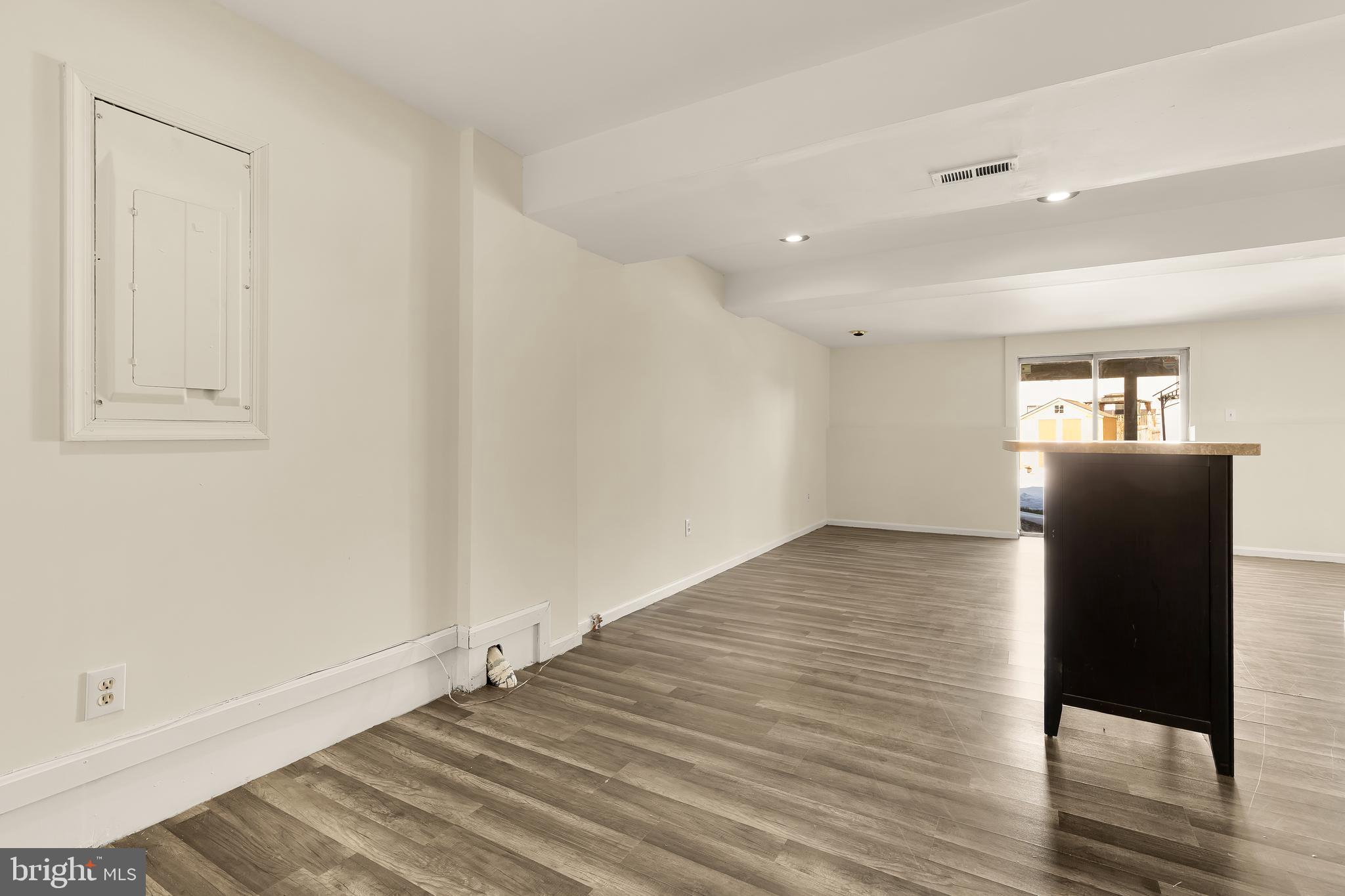 CENTRAL HILLS - Residential