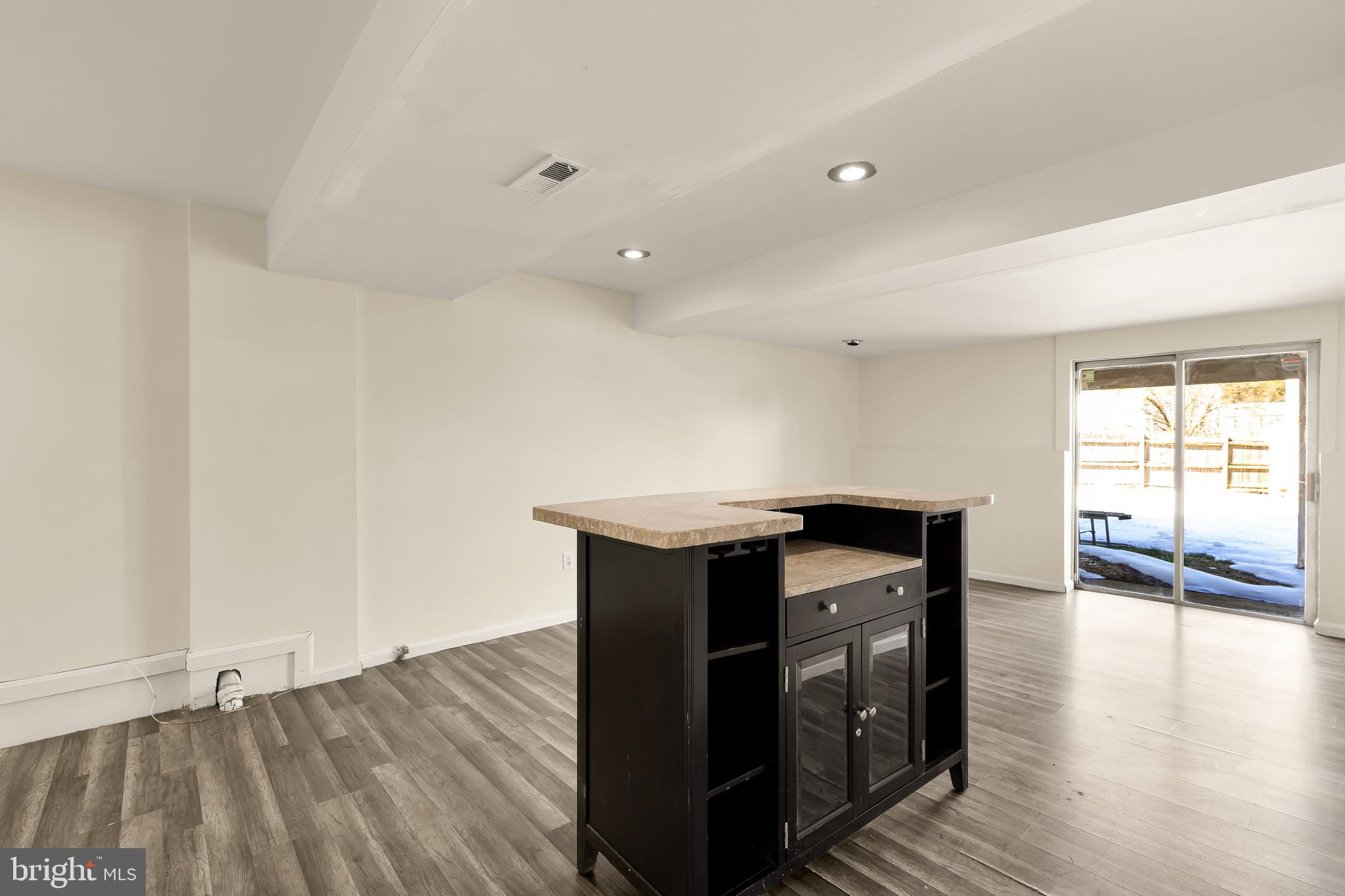 CENTRAL HILLS - Residential