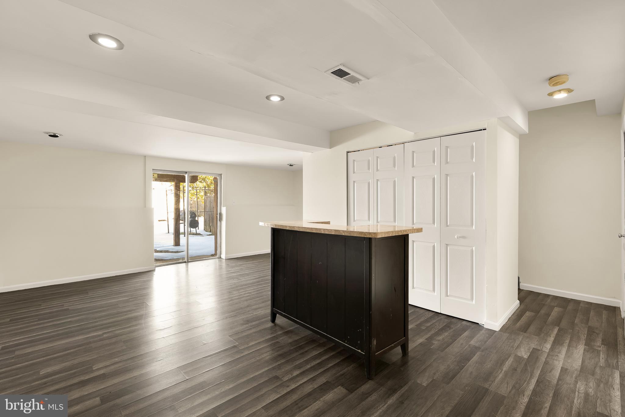 CENTRAL HILLS - Residential