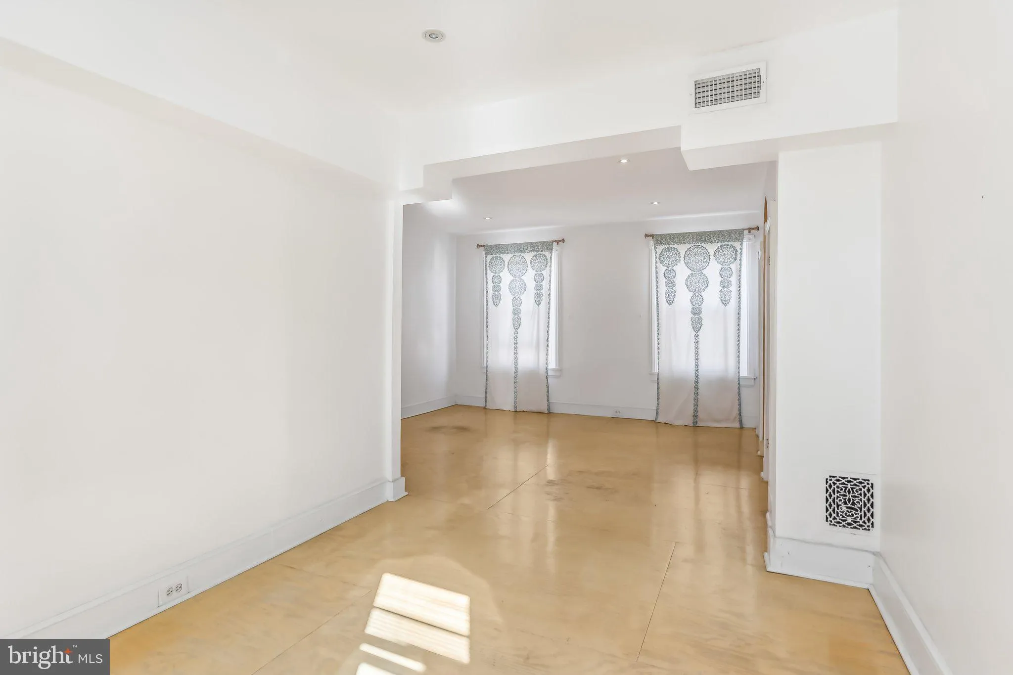 Philadelphia, Pennsylvania 19130, United States, ,Commercial,Active,30727