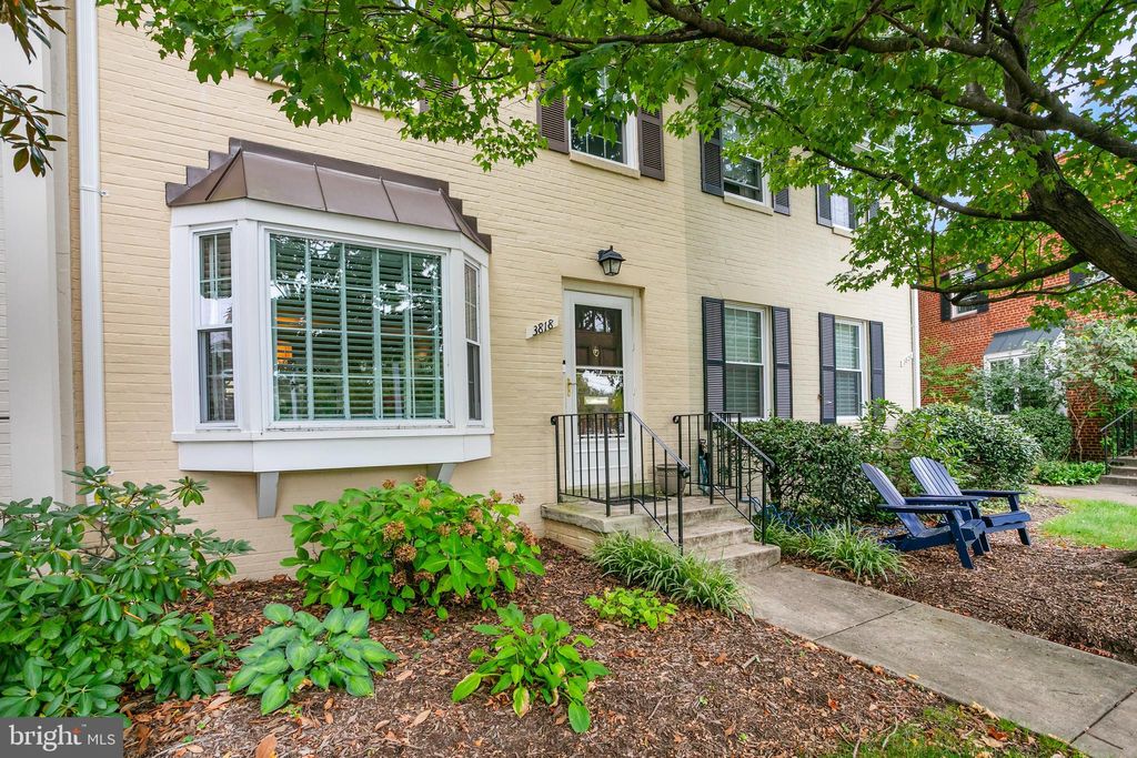Photo of 3818 King Street, ALEXANDRIA, VA 22302 (MLS # VAAX2050294)