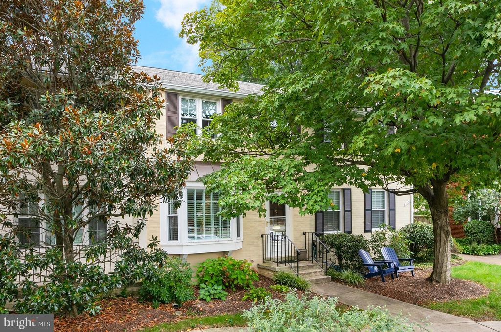 Photo of 3818 King Street, ALEXANDRIA, VA 22302 (MLS # VAAX2050294)