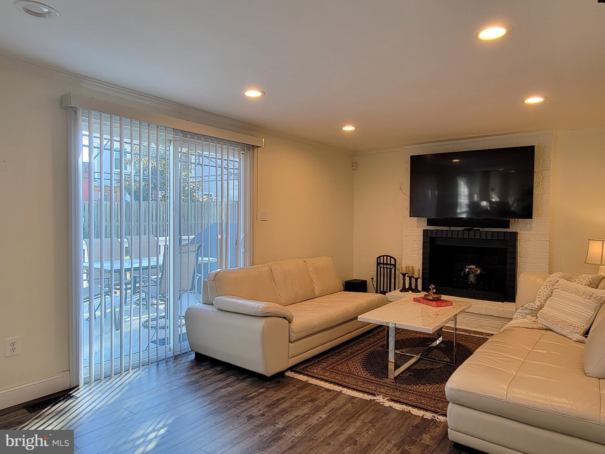 XANADU ESTATES - Residential Lease