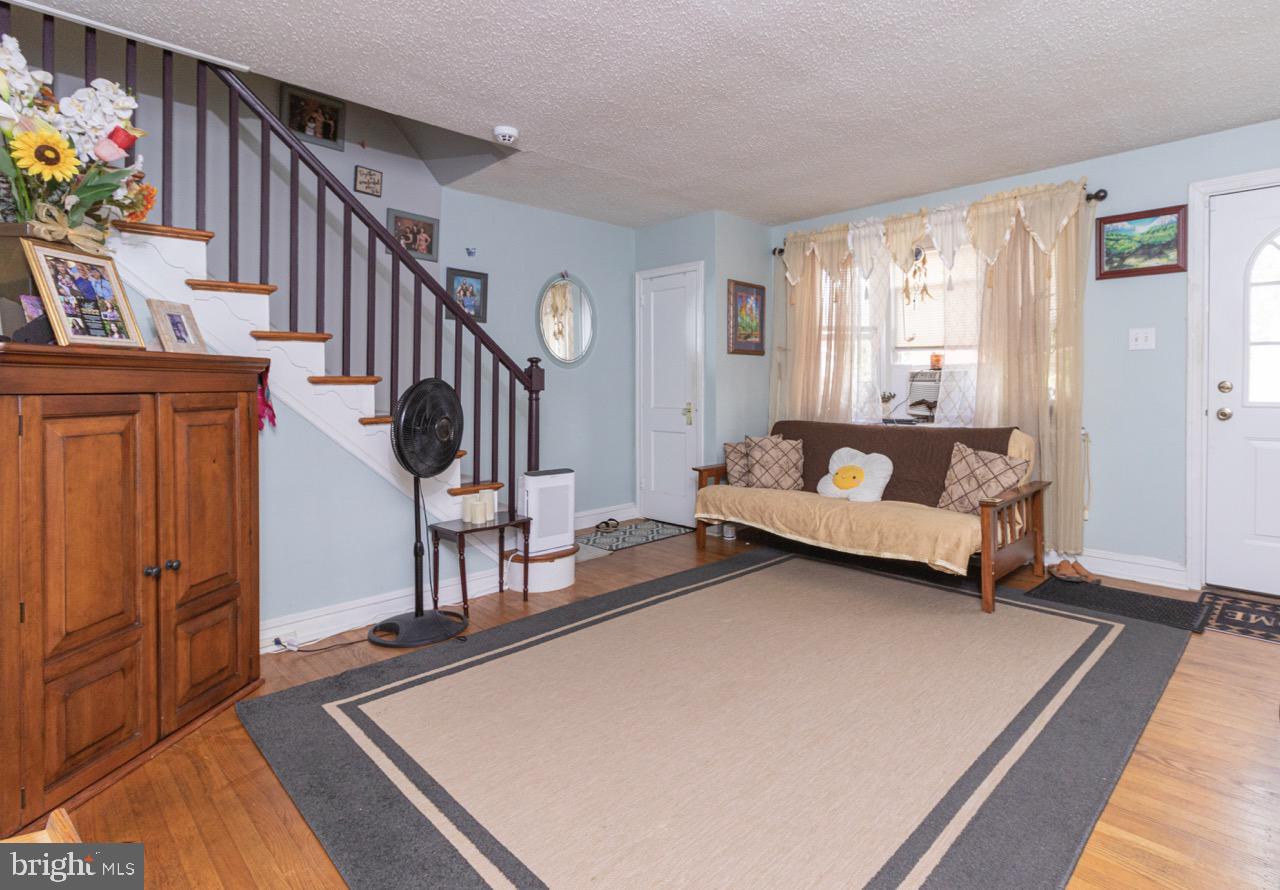 MAYFAIR - Residential