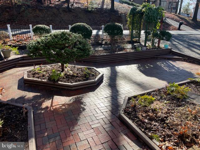 AQUIA CREEK - Residential Lease